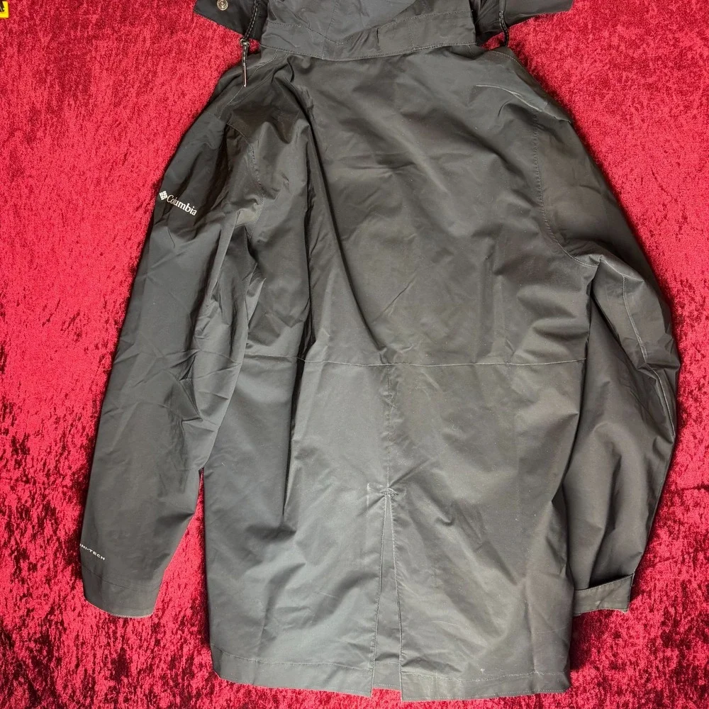 Columbia Pouring Adventure III Waterproof Jacket‎ Mens M Black Omni-Tech Hooded